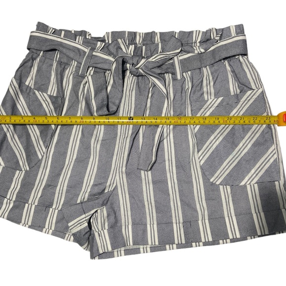 NWT Full circle trends short by Jolie & Joy. Super soft too - Picture 5 of 5